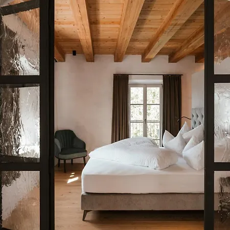 St. Vigilius Modern Historic Apartment