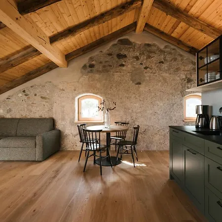 St. Vigilius Modern Historic Apartment Nalles